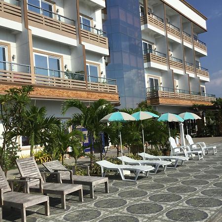 Em Royalle Hotel & Beach Resort San Juan  Exterior foto