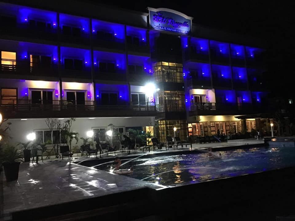 Em Royalle Hotel & Beach Resort San Juan  Exterior foto